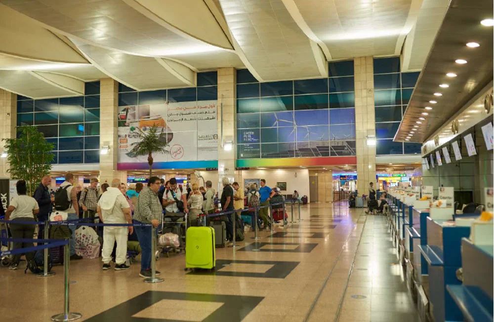 صالة 3 تسجيل دخول دولي (Window Film - See Through) صالة 3 تسجيل دخول دولي (Window Film - See Through)